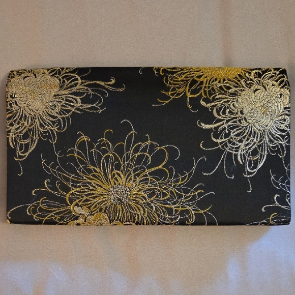 Black and Gold Metallic Floral Embroidered Brocade Clutch - Picture 2 of 6